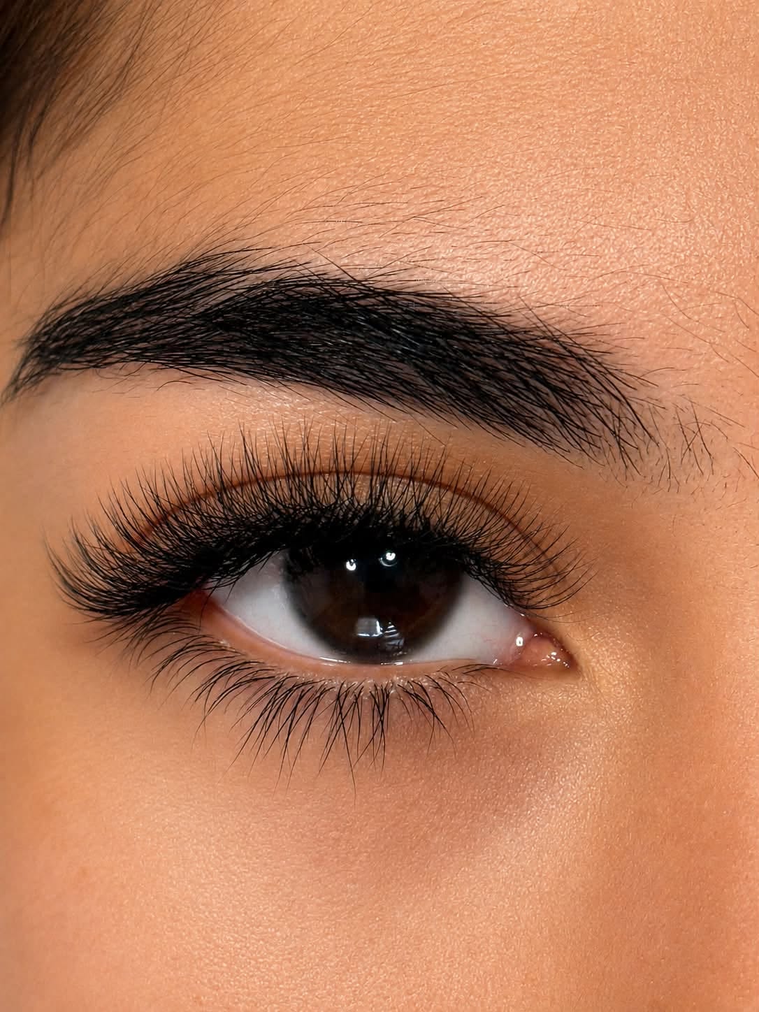 Detailed lash extension mapping and eyebrow couture